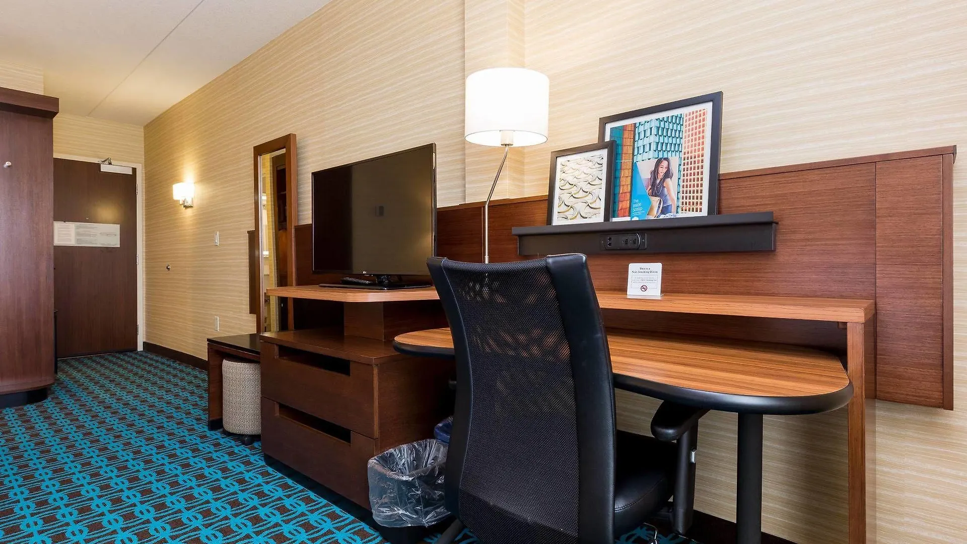 Fairfield Inn & Suites By Marriott Edmonton North 3*,