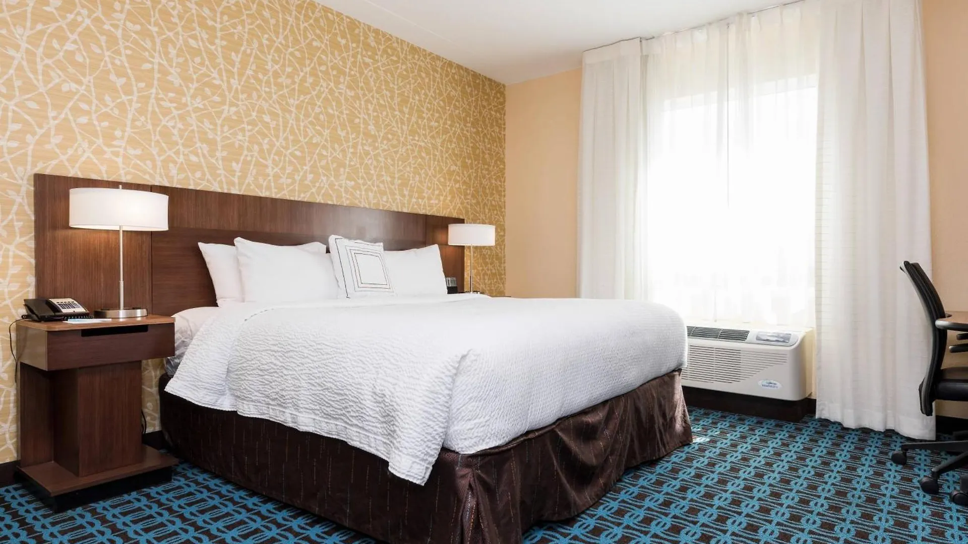 Fairfield Inn & Suites By Marriott Edmonton North Hotel